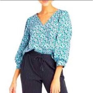 A new day floral blouse